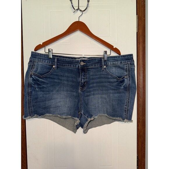 Torrid High Rise Jean Shorts Size 20 - Picture 1 of 10